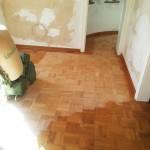 Professionelle Schleifarbeiten für Eiche Mosaikparkett – Präzise & staubfreie Technik.