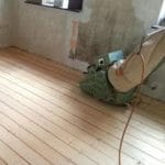 Professionelle Schleifarbeiten für Holzdielen – Staubfrei & präzise für perfekte Ergebnisse.
